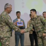 По случаю Дня принятия Государственного флага.